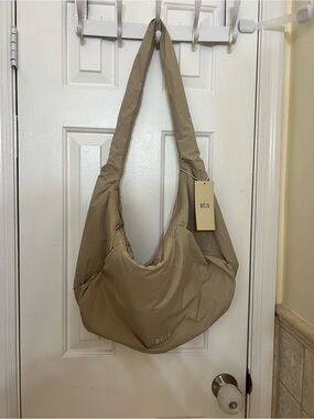NWT BEIS Oversized Crescent Catchall in Oat